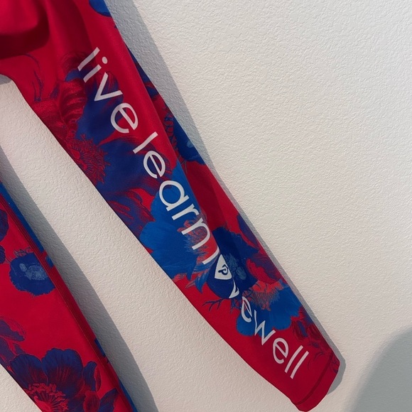 WITH brand Peloton Emma Lovewell leggings medium red blue - Picture 6 of 7